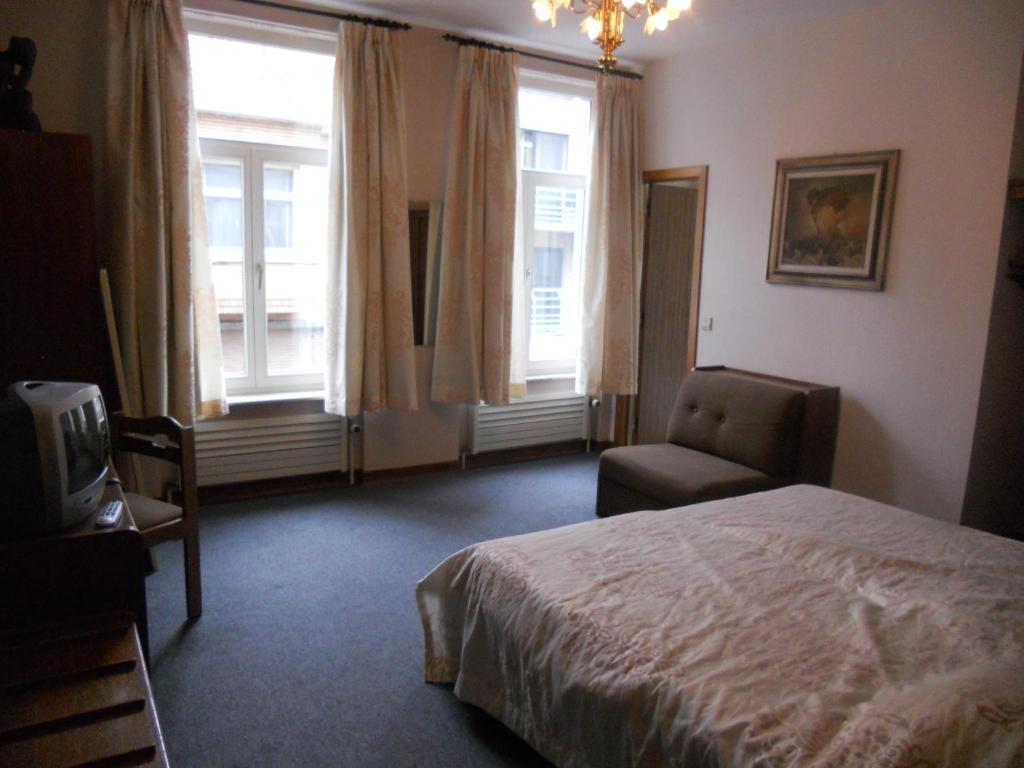 Hotel Ten Putte Gistel Quarto foto
